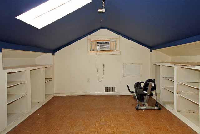 attic area used as bedroom or gameroom