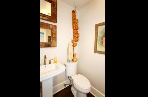 European flair to this vintage hall bath in midtown Tulsa home for sale in Stonebraker Heights