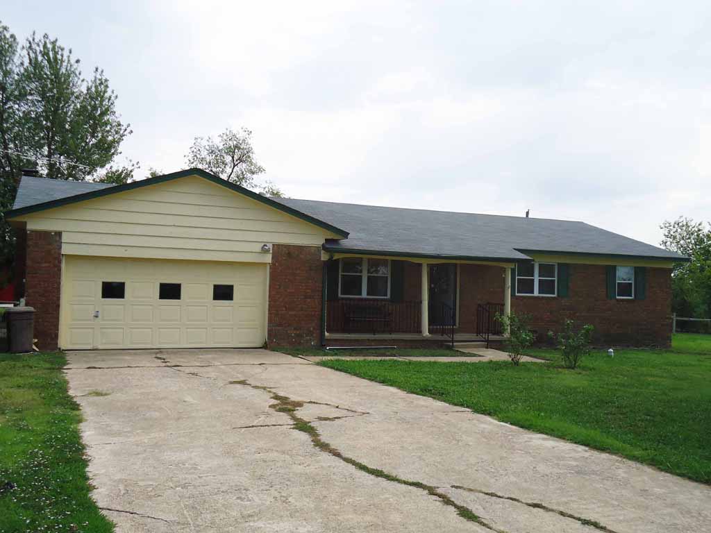 3 bedroom home for sale with workshop and acreage
