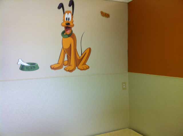 decor of boarding suites at dogville daycare